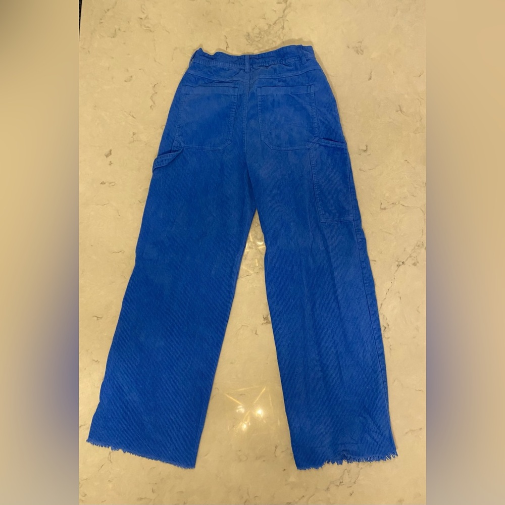 these are from h&m, the size is a small/2 they have never been worn
